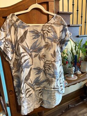 Woman's Linen Top Italy Medium